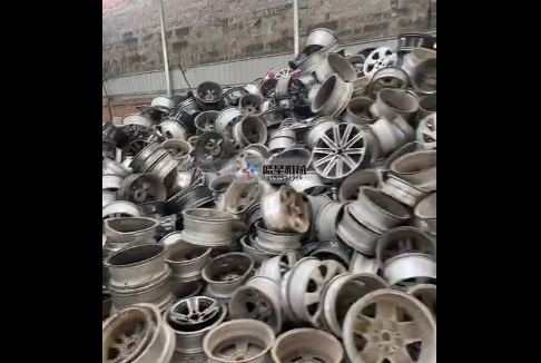 汽車輪轂粉碎機(jī)|鋁合金粉碎機(jī)破碎分離廠家生產(chǎn)現(xiàn)場(chǎng)