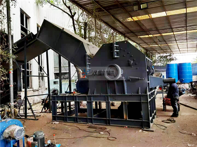 廢鋁粉碎機(jī)生產(chǎn)線上?？蛻粼O(shè)備現(xiàn)場(chǎng)實(shí)拍