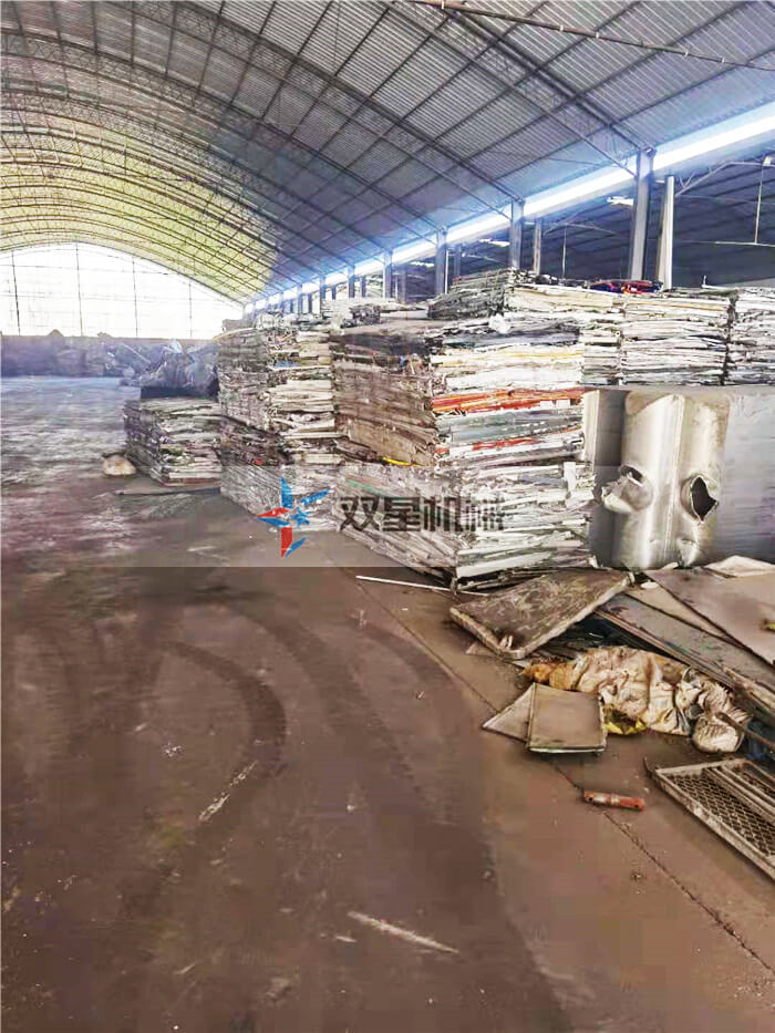 斷橋鋁粉碎機(jī)生產(chǎn)線客戶生產(chǎn)現(xiàn)場(chǎng)