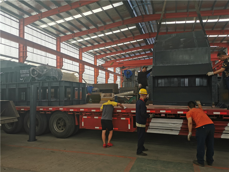 <a href='http://www.thwlps.com.cn/1/55.html' target='_blank'><span>斷橋鋁粉碎機(jī)</span></a>設(shè)備發(fā)貨